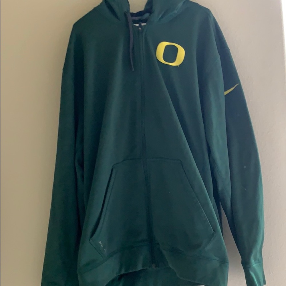 ⭐️Therma-Fit Nike Hoodie!